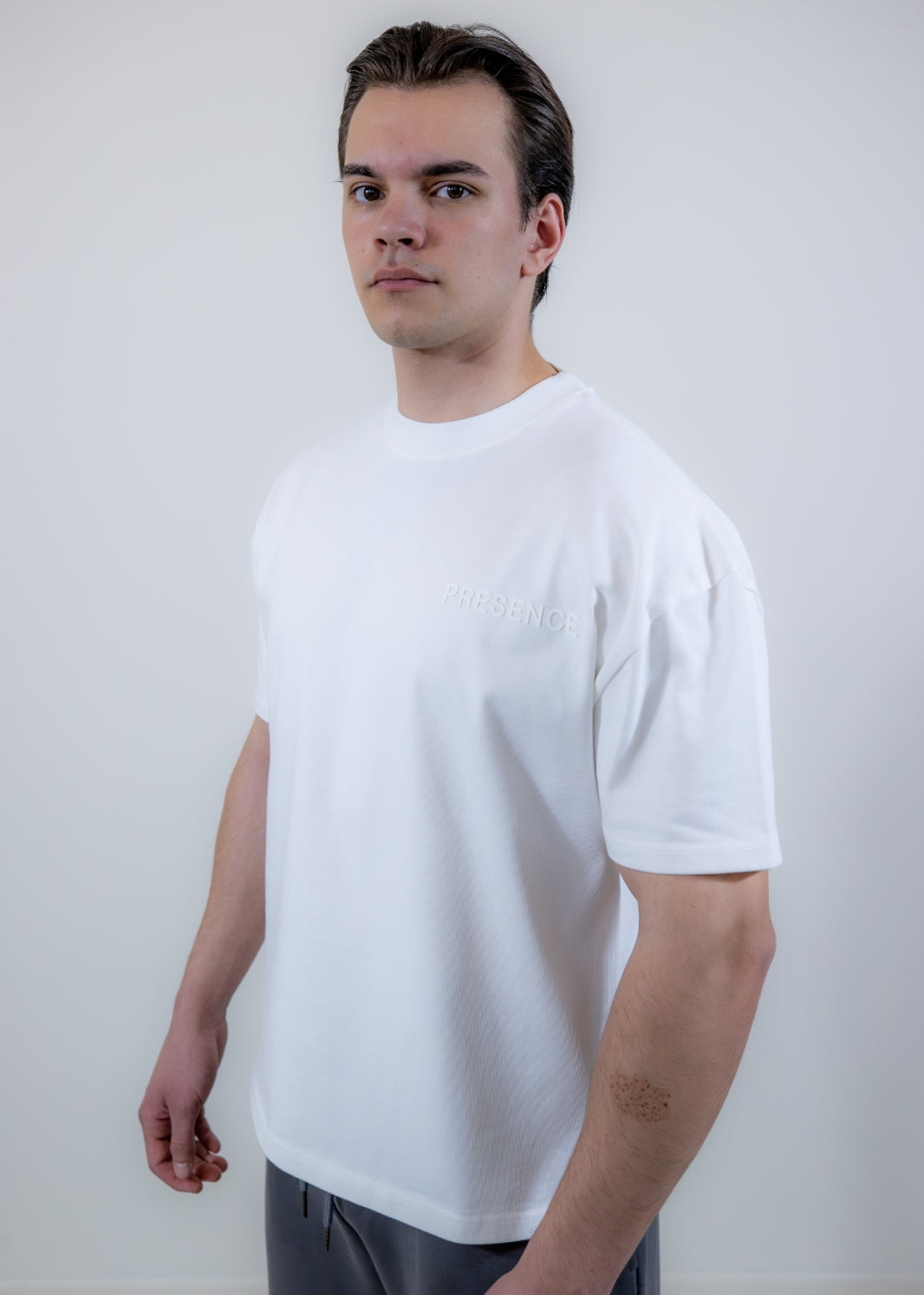 THE HEAVY TEE - STRUCTURED FIT